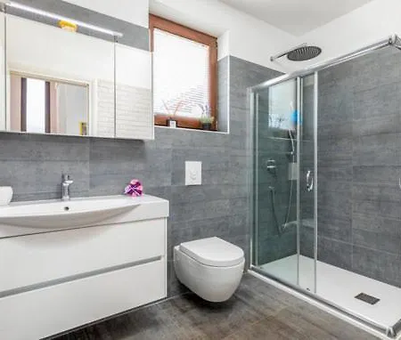 Tramontana Near Pula For 6 Persons With 30m2 Private Pool