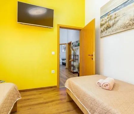 Tramontana Near Pula For 6 Persons With 30m2 Private Pool * Jadreški
