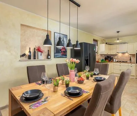 Tramontana Near Pula For 6 Persons With 30m2 Private Pool * Jadreški