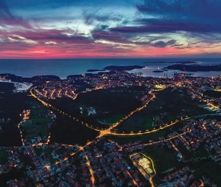 Tramontana Near Pula For 6 Persons With 30m2 Private Pool * Jadreški