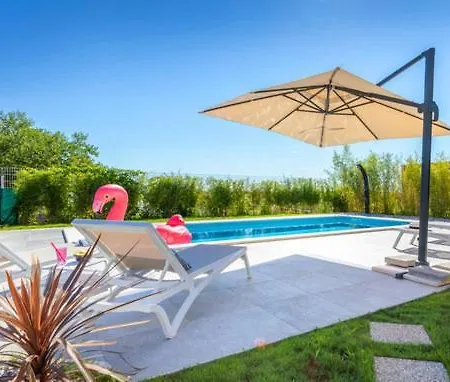 Tramontana Near Pula For 6 Persons With 30m2 Private Pool *
