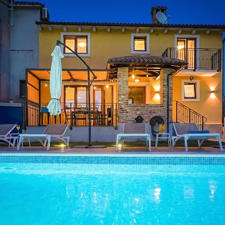 Villa Tramontana Near Pula For 6 Persons With 30m2 Private Pool Jadreški