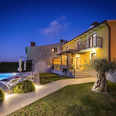 Tramontana Near Pula For 6 Persons With 30m2 Private Pool