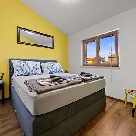 Tramontana Near Pula For 6 Persons With 30m2 Private Pool *