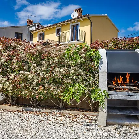 Tramontana Near Pula For 6 Persons With 30m2 Private Pool Villa *